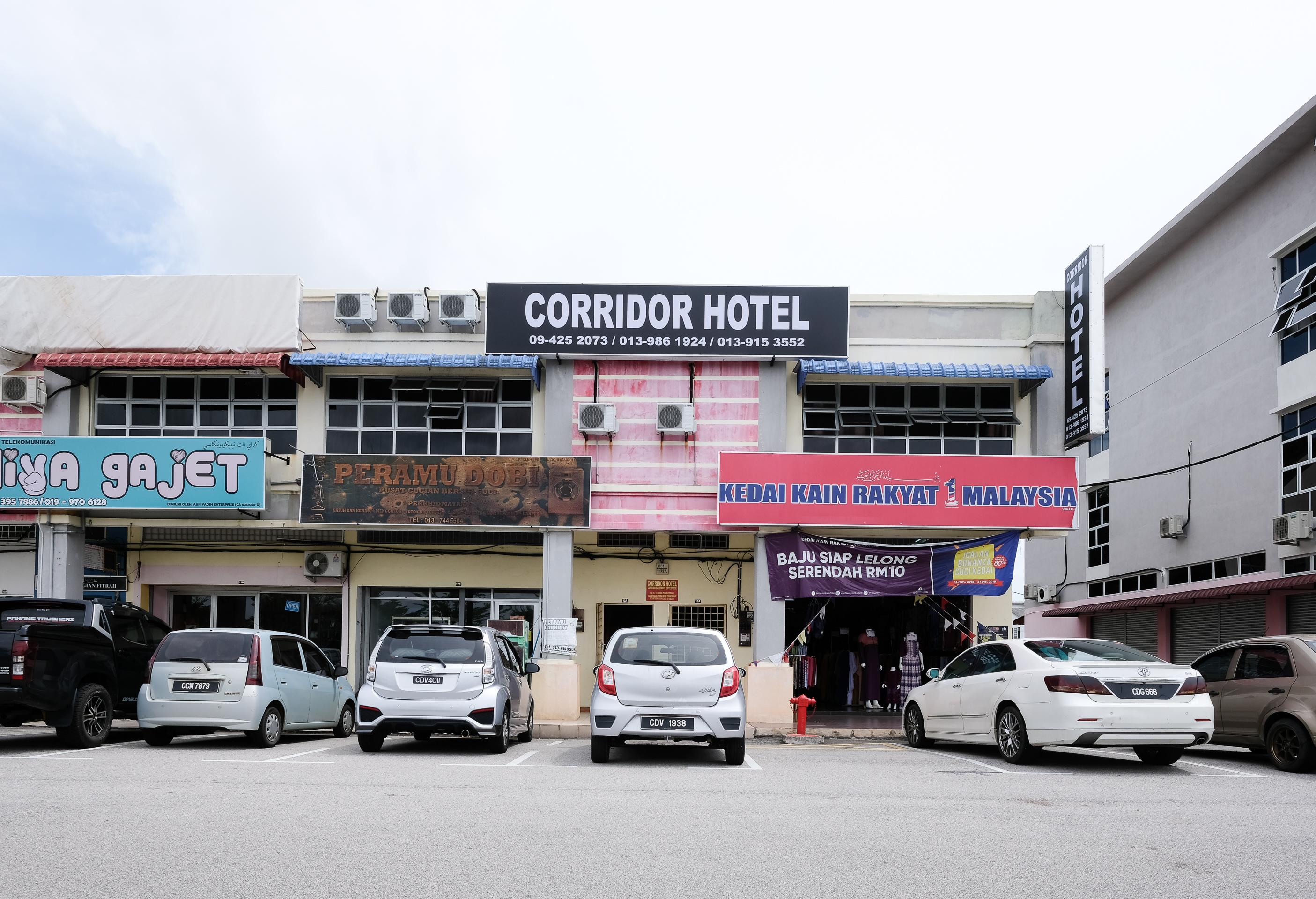 Super Oyo 720 Corridor Hotel 2 Pekan Luaran gambar